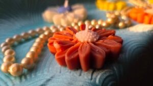 Soy Wax Daisy Flower Candle | 25 Rs./ Pc