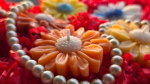 Soy Wax Daisy Flower Candle | 25 Rs./ Pc